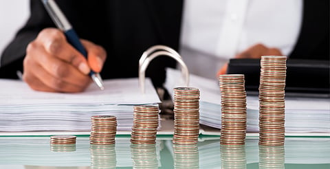 ¿Recesión? Banxico prevé crecimiento mínimo y alerta por seis riesgos