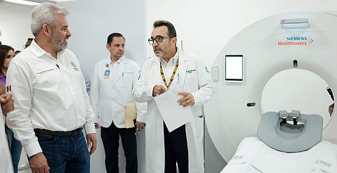 Se consolidan servicios de salud para Uruapan; recorre Bedolla hospital del IMSS