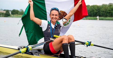 Mexicana Kenia Lechuga gana su primer oro en Copa Mundial de Remo en Italia