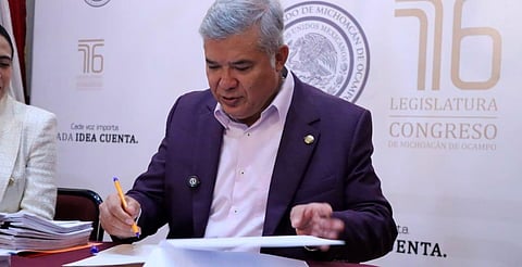 Se formaliza entrega-recepción de la Mesa Directiva del Congreso de Michoacán