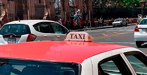 Municipio y estado coordinan evaluación de solicitudes para sitios de taxis en Morelia