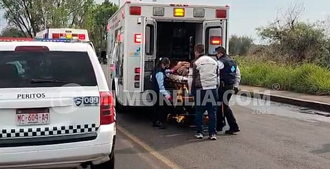 Motociclista resulta lesionado tras sufrir accidente al poniente de Morelia 