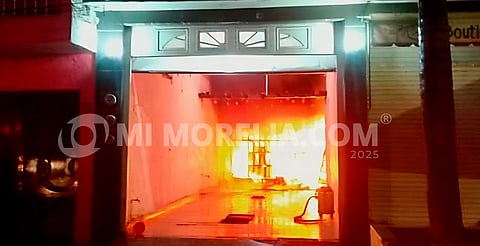 Criminales queman casa de presidenta municipal de Queréndaro y vandalizan vivienda del sindico 