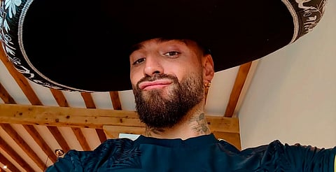 Maluma sorprende a fans echandose  palomazo con mariachi después de su concierto en México