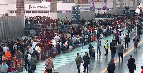 Tormenta deja 16 vuelos desviados y 3 cancelados en el AICM