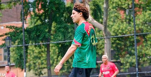 Guillermo Ochoa estaría ofreciendo jugar gratis con tal de regresar a las canchas 