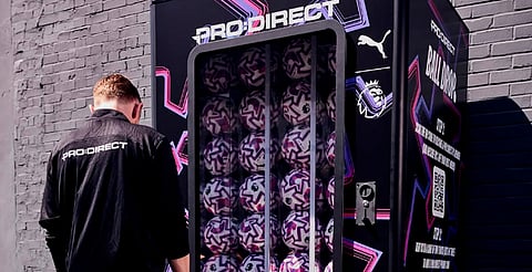 ¿La habías visto? Puma lanza máquina expendedora de balones