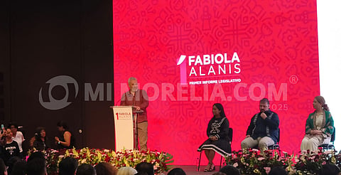 "Tienes con qué, tienes todo para representarnos": gobernador a Fabiola Alanís