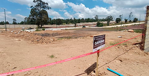 Clausuran obras de fraccionamiento irregular tras denuncia ciudadana, en Morelia