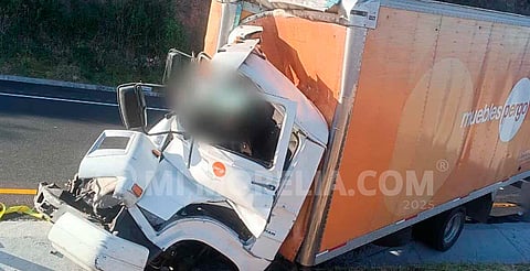 Michoacán: choque de tráiler en la México-Guadalajara deja un muerto y dos heridos 