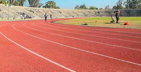 En 2026 podría concretarse rehabilitación de la pista de tartán en el Venustiano 