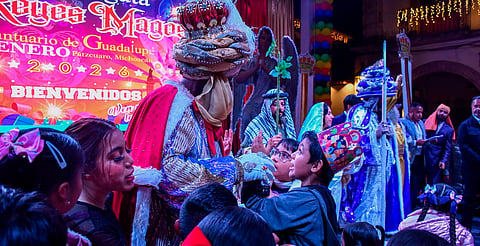 Cabalgata de Reyes Magos 2026 en Pátzcuaro: ¡todo un éxito! Miles de niñas y niños vivieron una noche mágica