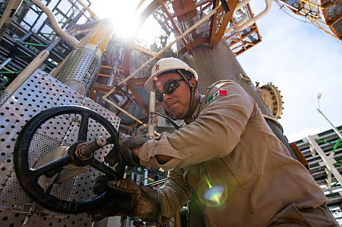 Producción histórica: Pemex supera 900 mil barriles diarios de petrolíferos