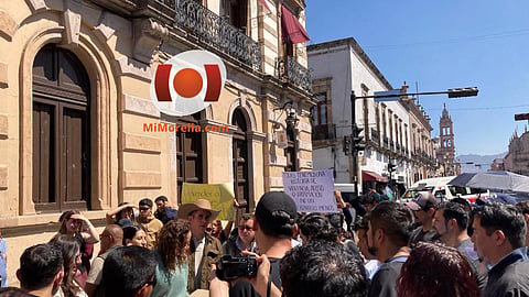 Comisión de Medio Ambiente acuerda mesa de trabajo con veterinarios tras manifestación en Congreso