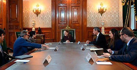 Sheinbaum se reúne con CEO de S&P Global en Palacio Nacional; dialogan sobre IA