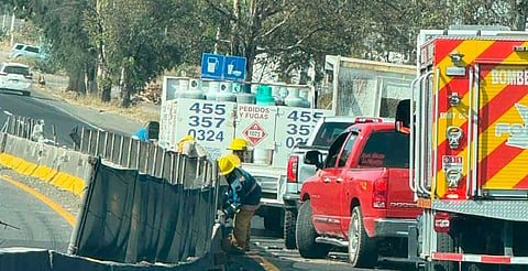 Choque entre tres camionetas deja daños materiales en Tarímbaro