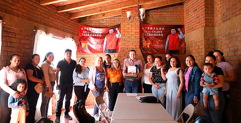 Continúa Vicente Gómez manteniendo contacto con población del Distrito XIX