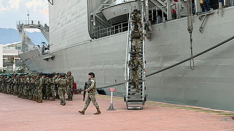 Arriba buque de la Marina para reforzar seguridad en Puerto Vallarta, Jalisco