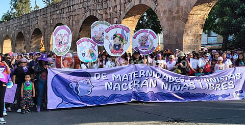 La herencia de la lucha: Liliana asiste por primera vez al 8M en Morelia con su hija