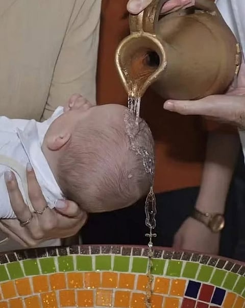 ¡Jesús bendito!”: imagen de bautizo causa reacciones en redes
