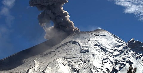 ¿Nieve o granizo? Cámaras muestran espectacular imagen del volcán Popocatépetl