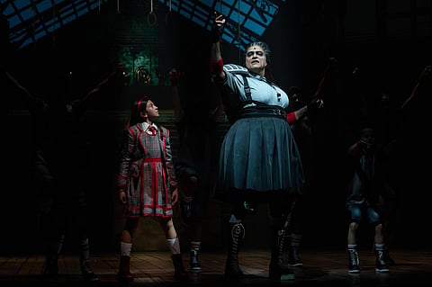 Jaime Camil agradece al público tras éxito de Matilda