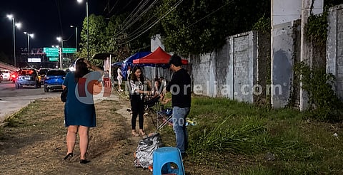 Fila rodea estadio previo a canje de boletos para "El Buki" en Morelia, reportan