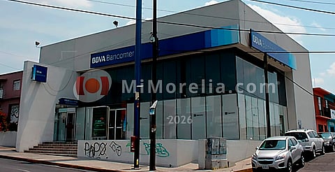 Asaltan a dos mujeres dentro de BBVA al norte de Morelia