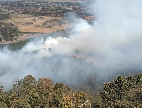 Concluyen operaciones aéreas para combatir incendio en el cerro del Estribo Grande, en Pátzcuaro