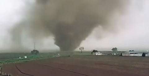 Tornado y granizada sorprenden a habitantes de Puebla