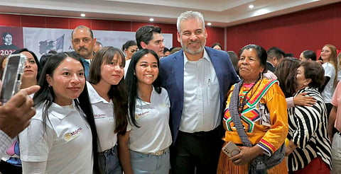 Bedolla inaugura 127 Centros Libre contra violencia a mujeres