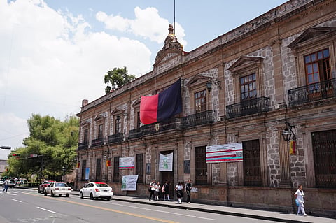 Así fue la asamblea donde el SUEUM decidió terminar huelga y bajar banderas rojinegras