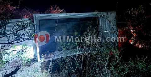 Camión volcó y conductor murió aplastado en la carretera Morelia-Chiquimitío