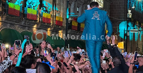 Arrollador festejo: entre bandas, baile y encendido, Morelia celebra 485 años 