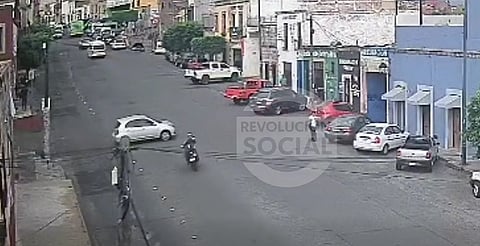 Revelan video de accidente de motociclista esta tarde en la Morelos Norte de Morelia