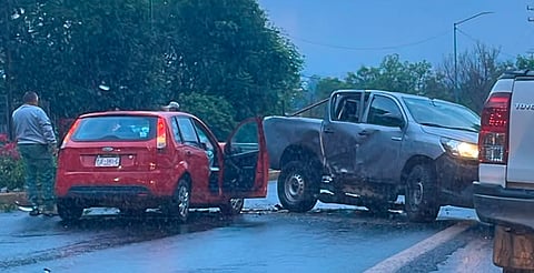 Reportan fuerte choque en curva de Casa Michoacán en Morelia