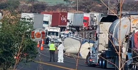 Tragedia en carretera de Yurécuaro; accidente vehicular deja tres muertos y dos lesionados