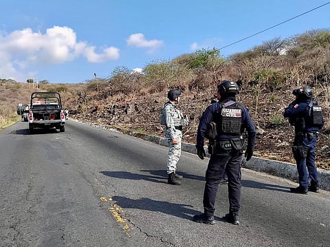 Libres, carreteras de Jiquilpan y Cotija tras bloqueos y enfrentamientos: Segob