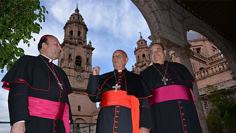 El nuncio apostólico Franco Coppola,  el cardenal Alberto Suárez  Inda y Carlos Garfias Merlos nuevo arzobispo de Morelia, ofrecieron una rueda de prensa (Foto: ACG)