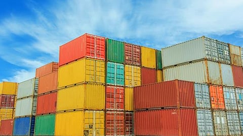 En las cifras acumuladas al primer semestre, las exportaciones bajaron 5.1% anual y las importaciones bajaron 3.5 por ciento 