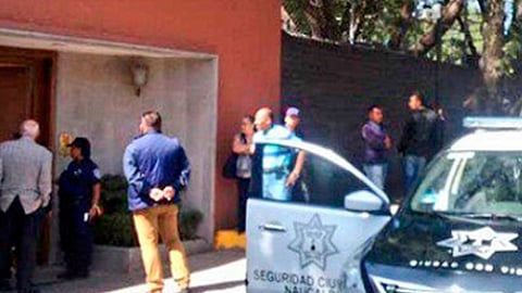 Elementos de seguridad arribaron al domicilio (Foto:Twitter @MrElDiablo8 ) 