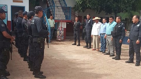 Morales Flores se comprometió a realizar las acciones necesarias para que el personal a su mando sea sometido a exámenes de control y confianza