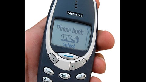 El teléfono celular Nokia 3310 salió a la venta en el año 2000