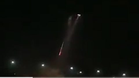 Video muestra detonaciones desde el cielo (Fotograma Twitter: @PacoGuillenMX)