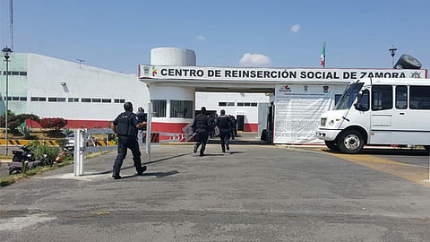 Golpes y patadas surgieron en la disputa, pero al final se decomisaron armas blancas (Foto: ACG)