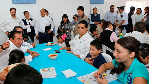 El gobernador y el titular de la Sedesol inauguraron 50 comedores comunitarios en el estado (Foto: Cortesía)