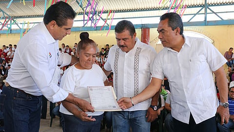 El mandatario compromete dignificar centros de salud y planteles educativos