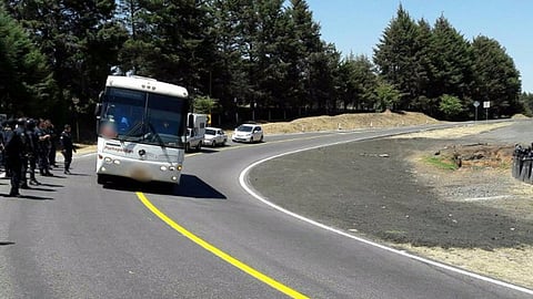 La unidad en la que viajaban los detenidos tenía reporte de robo (Foto cortesía)