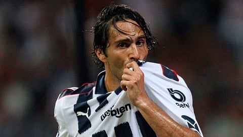 Ostenta el primer lugar como mejor goleador mexicano en la historia del Monterrey (Foto: @DeNigris9)