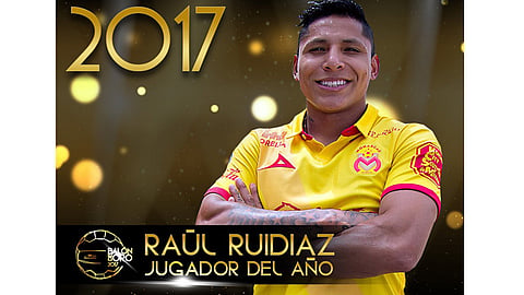 El peruano ganó tres premios en una sola noche (Foto: Twitter @LigaBancomerMX)